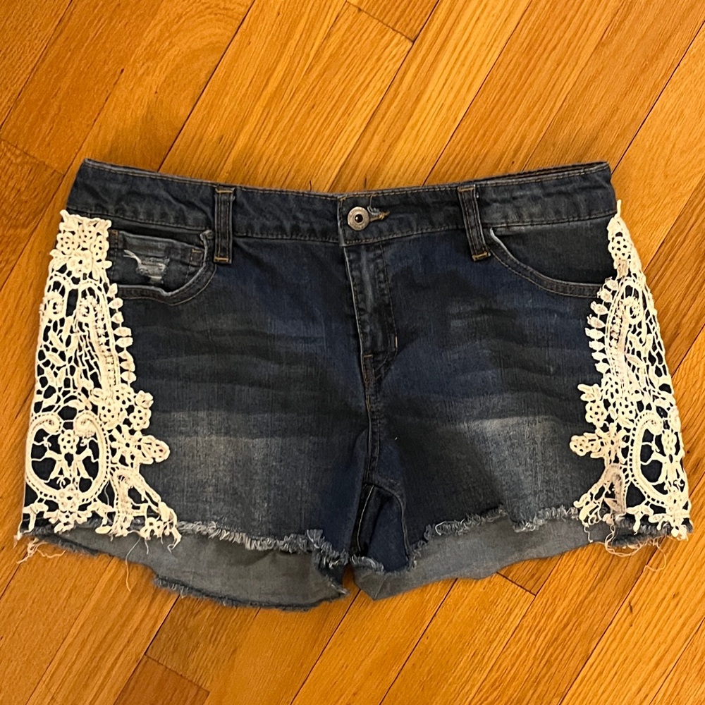 Girls 16 plus Arizona Denim Lace Trim Women Shorts w Adjusters Inside
